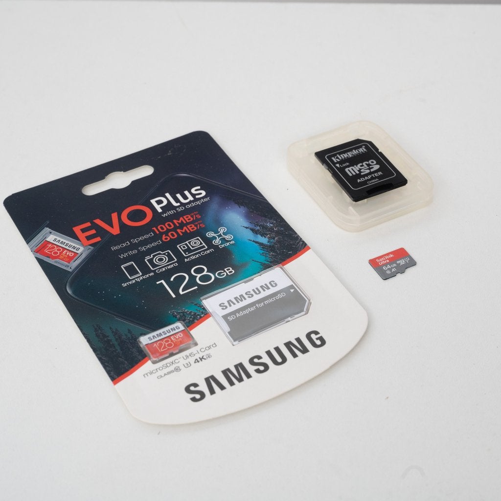 Deux cartes MicroSD 128go + 64go, TV, Hi-fi & Vidéo, Photo | Cartes mémoire, Enlèvement ou Envoi, 128 GB, MicroSD, Appareil photo