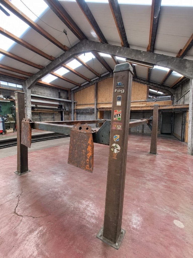 4 koloms hydraulische autohefbrug., Auto diversen, Autogereedschap, Ophalen