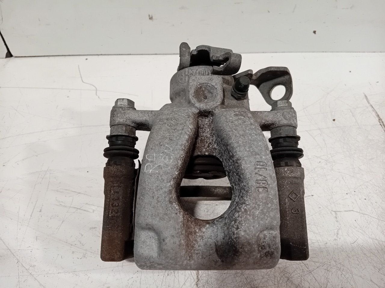 Remklauw rechts achter Fiat Tipo, Onderdelen@venauto.nl, Van der Ven Autorecycling B.V., Gebruikt, Ettenseweg 76, 4706 PB Roosendaal, The Netherlands