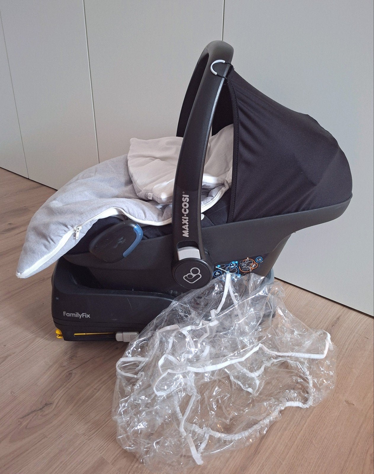Maxi-Cosi met isofix, voetenzak en regenhoes, Kinderen en Baby's, Ophalen, Maxi-Cosi