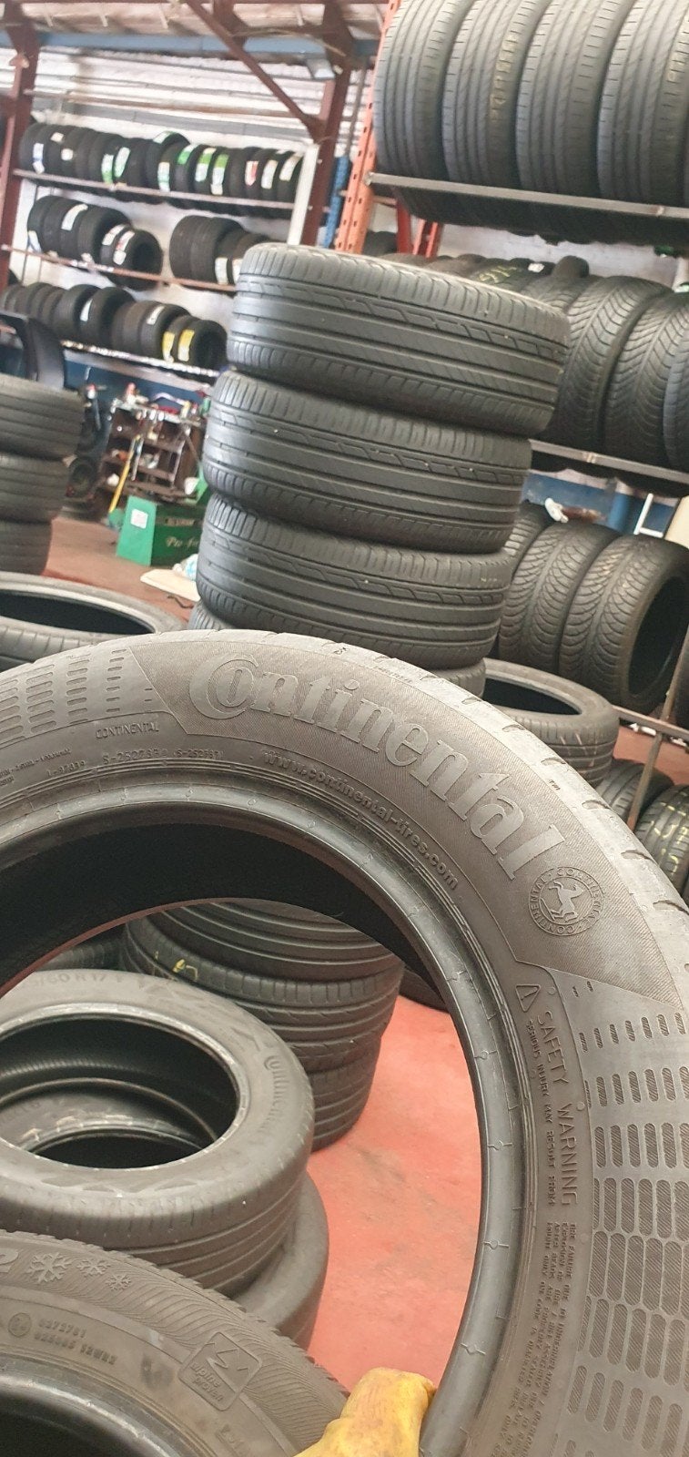 175/65R14 CONTINENTAL top qualité avec montage et équilibrag, Enlèvement