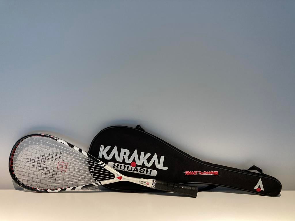 Squash racket KARAKAL, Sport en Fitness, Ophalen of Verzenden, Zo goed als nieuw, Racket