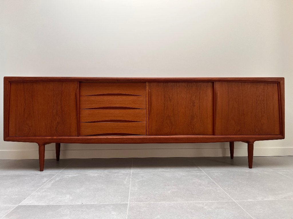 Gunni Omann Teakhouten dressoir voor Axel Christiansen, Huis en Inrichting, Kasten | Dressoirs, Ophalen, Met plank(en), Teakhout