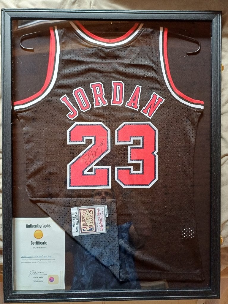 Maillot Mitechell & Ness - Michael Jordan signé avec COA, Collections, Enlèvement, Neuf, Maillot