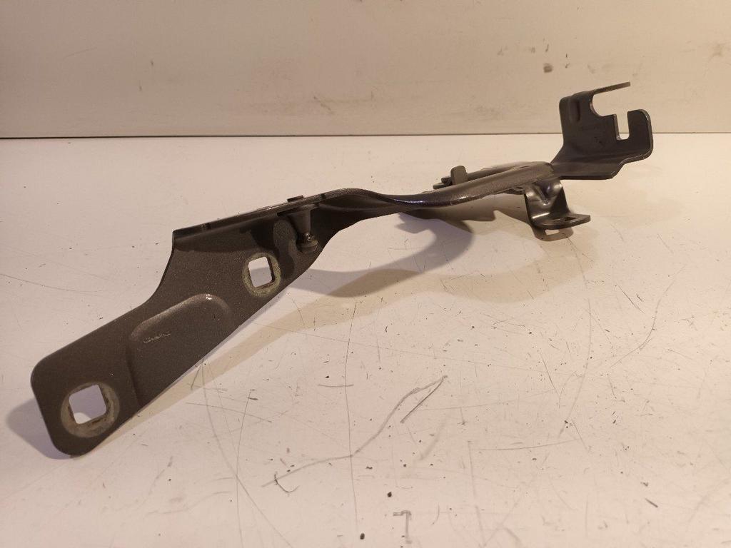 Motorkapscharnier links Renault Captur, Onderdelen@venauto.nl, Van der Ven Autorecycling B.V., Gebruikt, Ettenseweg 76, 4706 PB Roosendaal, The Netherlands