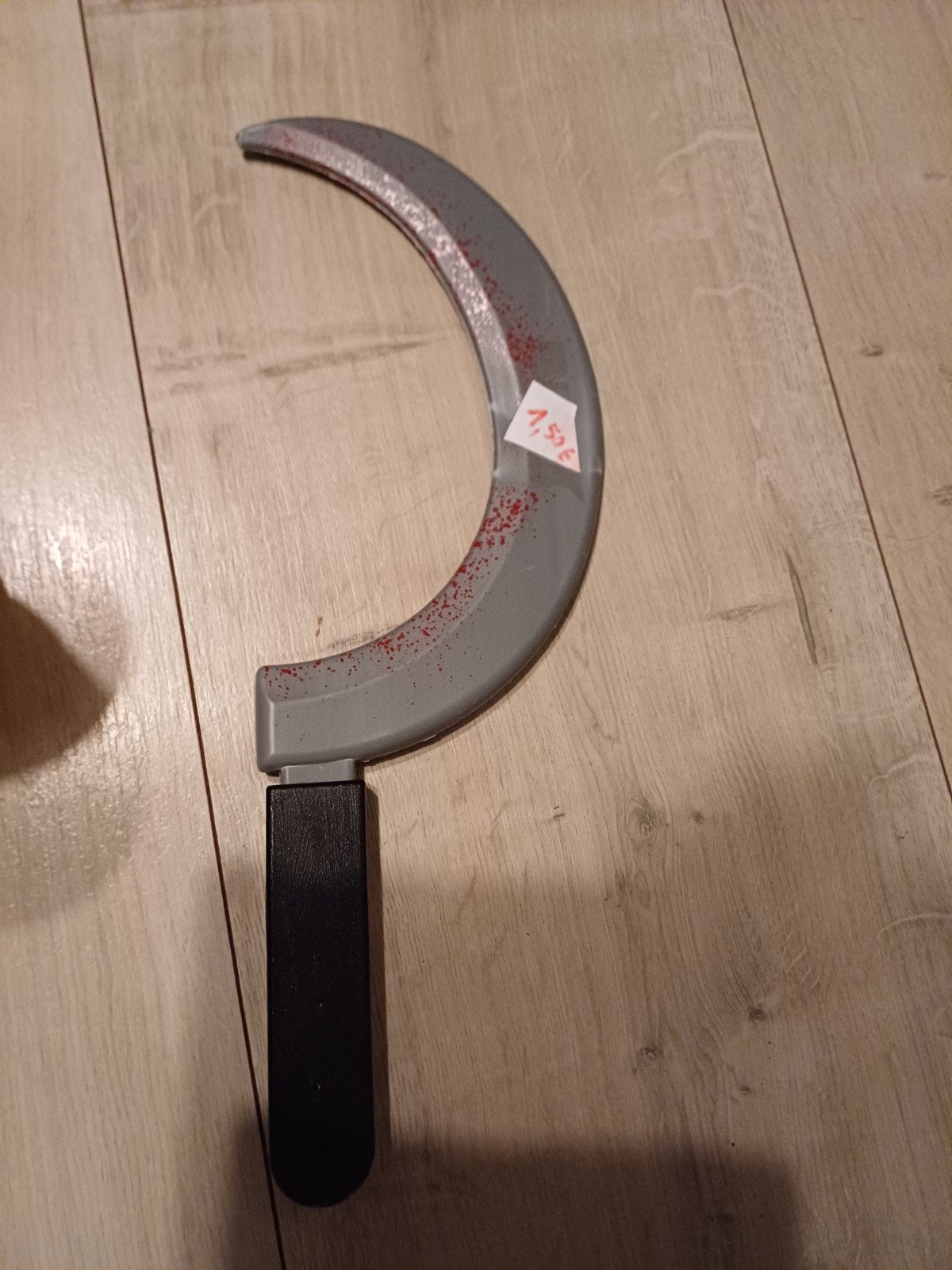 Halloween bebloede zeis, Ophalen of Verzenden, Zo goed als nieuw, Accessoires