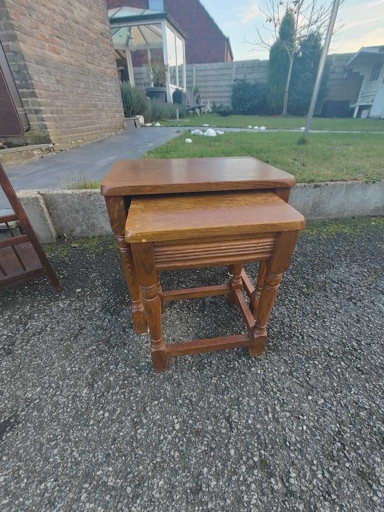 Vintage Franse eikenhouten bijzettafels, Huis en Inrichting, Ophalen, Gebruikt