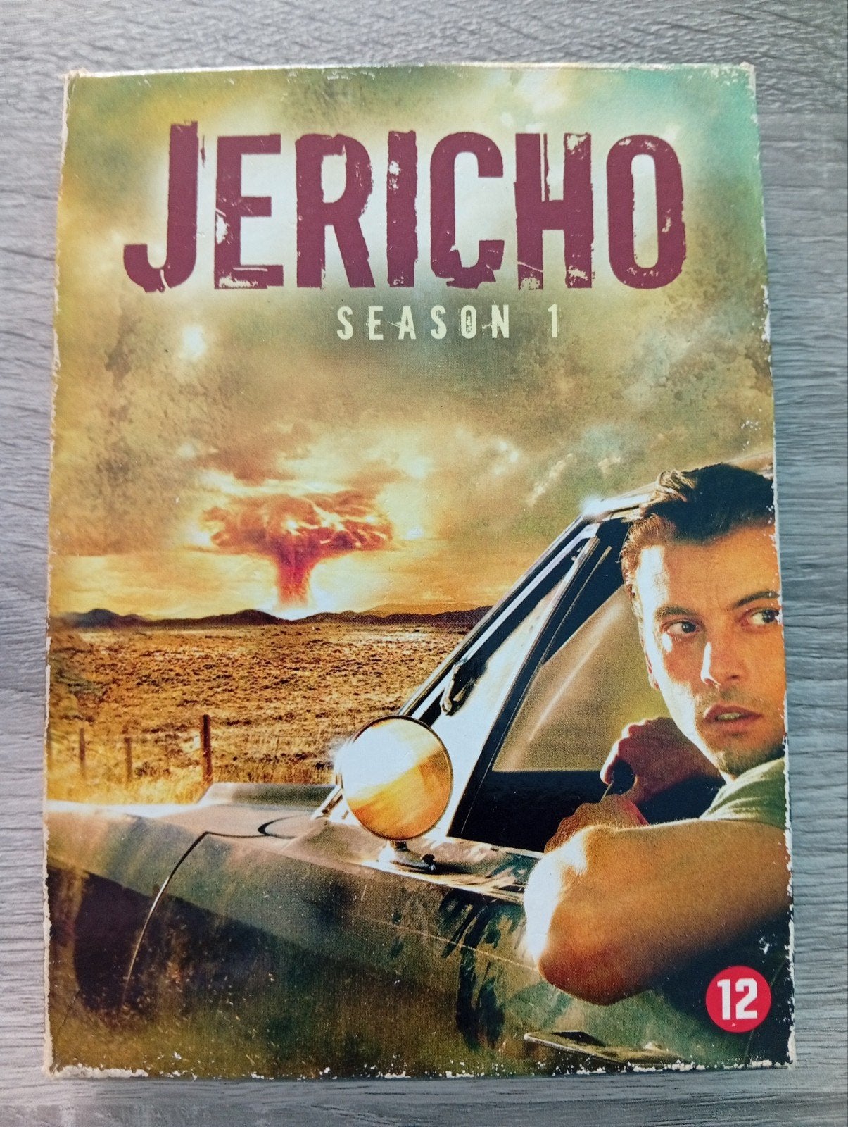 Coffret DVD de la série télévisée à suspense Jericho saison, CD & DVD, Enlèvement ou Envoi, Matériel bonus, Allemand, Saison 1