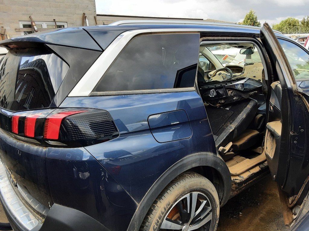AILE ARRIÈRE DROIT Peugeot 5008 II (M4 / MC / MJ / MR), Kontakt-peugeot@peugeot.com, Garde-boue, Utilisé, Arrière