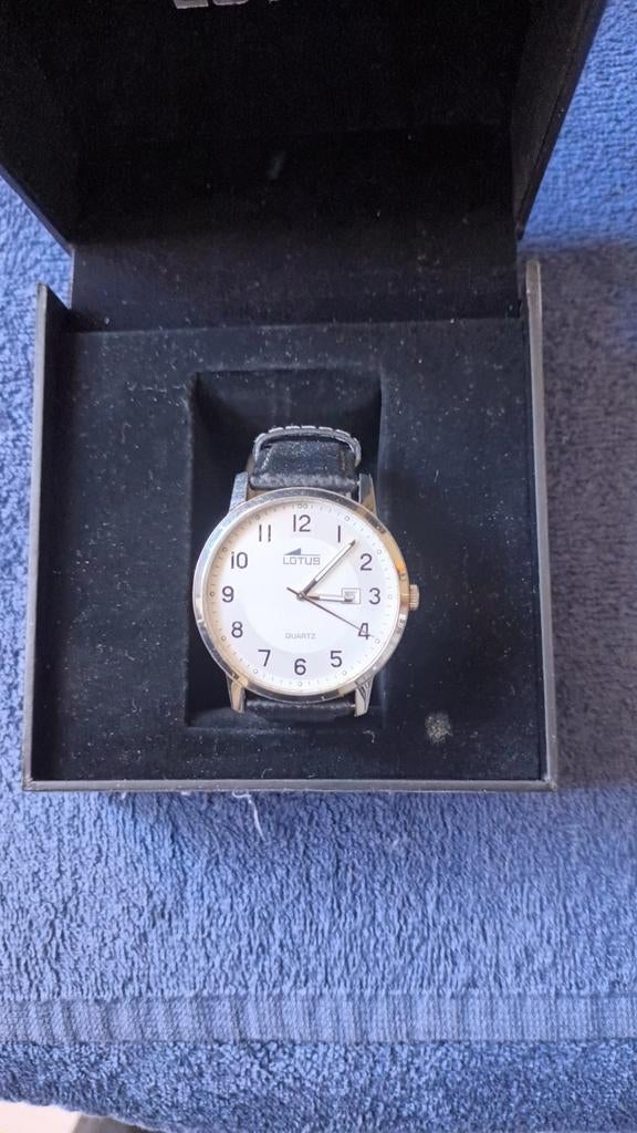 MONTRE HOMME, Enlèvement
