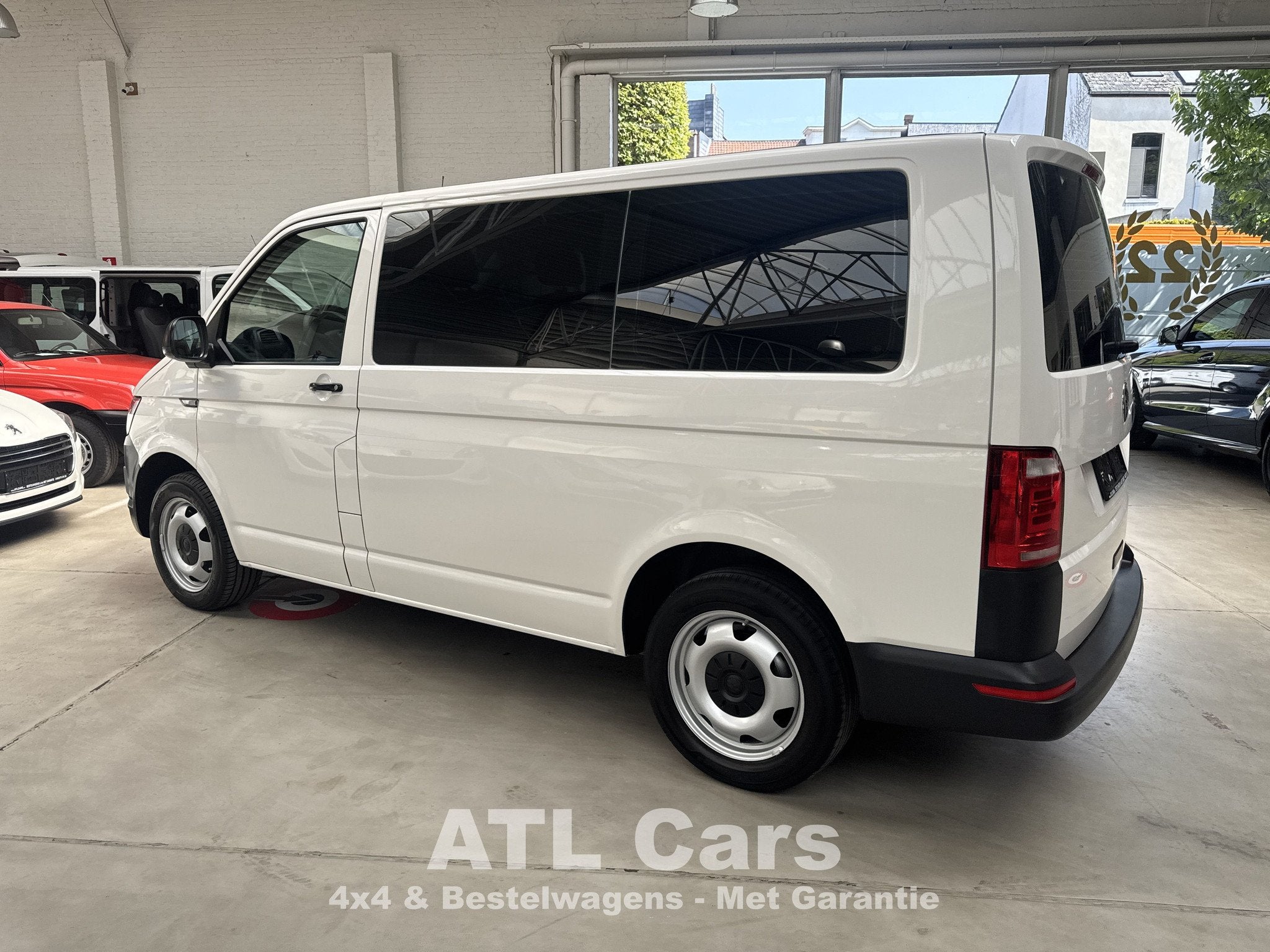 Volkswagen Transporter 2.0 Diesel | 8+1 Minibus | Automaat |, Auto's, 4 deurs, Monovolume, Gebruikt, Euro 6