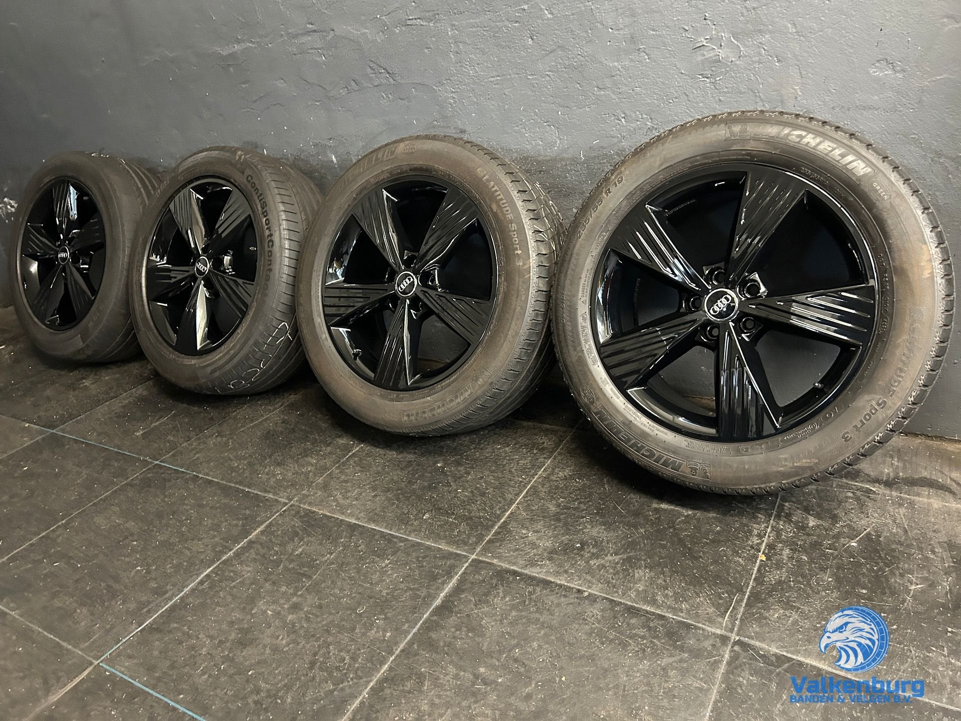 5-6mm! Originele Audi Q4 E-tron 89A 19 inch zwarte velgen 5x, Auto-onderdelen, 19 inch, Gebruikt, -, -