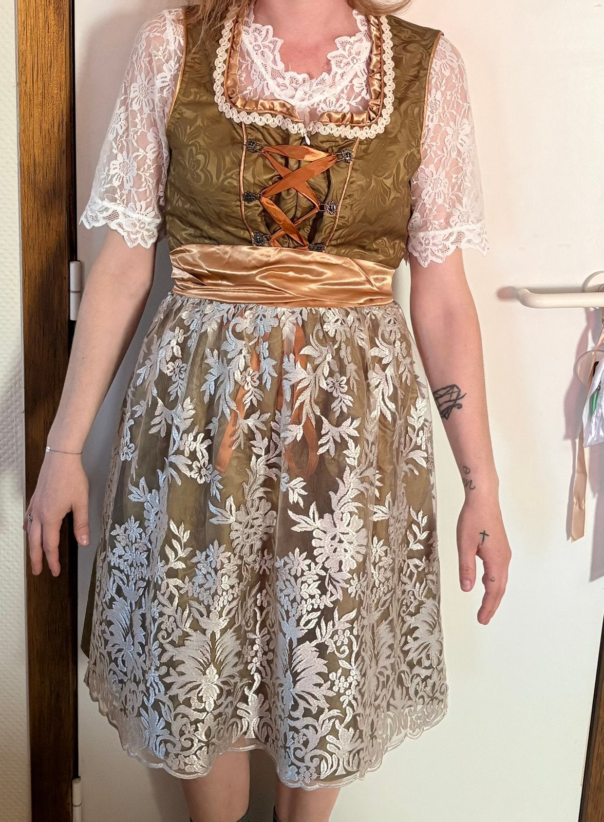 Dirndl / Tiroler verkleedjurk – XL (valt als L) – NIEUW, Enlèvement ou Envoi, Autres types, Vert, Taille 42/44 (L)