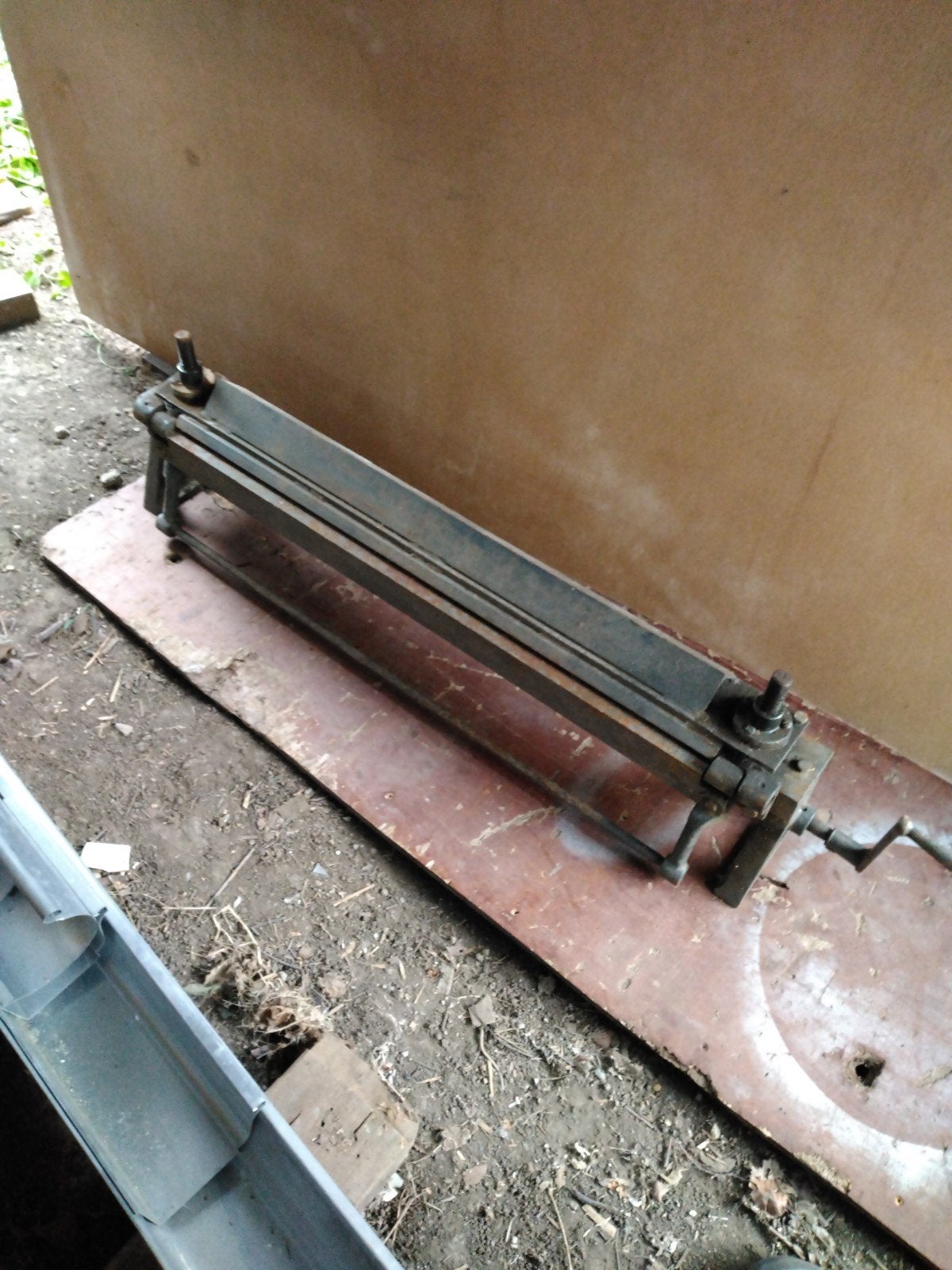 Plieuse à zinc d'atelier, Enlèvement