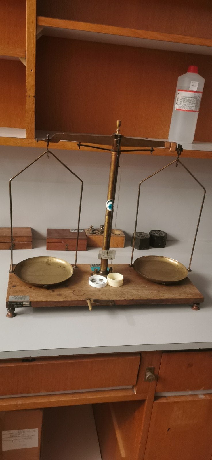 Ancienne balance de pharmacie BECKER  avec coffrets/poids, Antiek en Kunst, Antiek | Gereedschap en Instrumenten, Ophalen