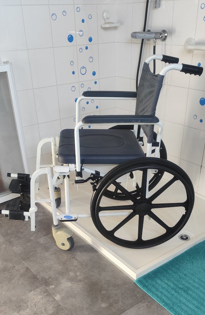 Fauteuil/Chaise de douche INVACARE H273 lima, Enlèvement, Pliant, Comme neuf, Fauteuil roulant manuel