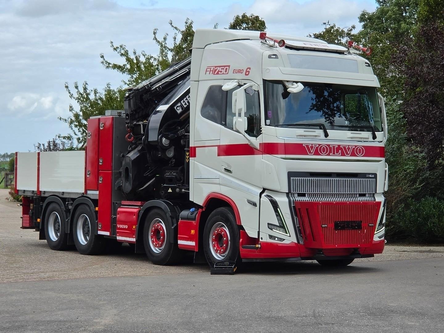 Volvo FH16 750 8x4 ! EFFER 1405 ! FLYJIB/TREWÈVRE/STABILI, Cuir, Achat, Euro 6, Entreprise