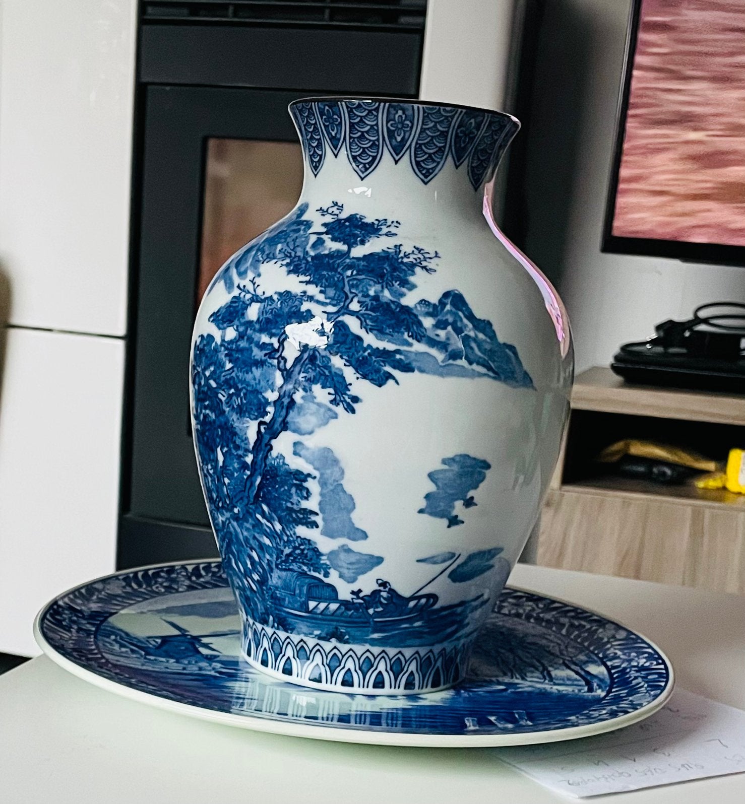 Arita porseleinen vaas/handgeschilderd/Japans berglandschap, Antiek en Kunst, Ophalen