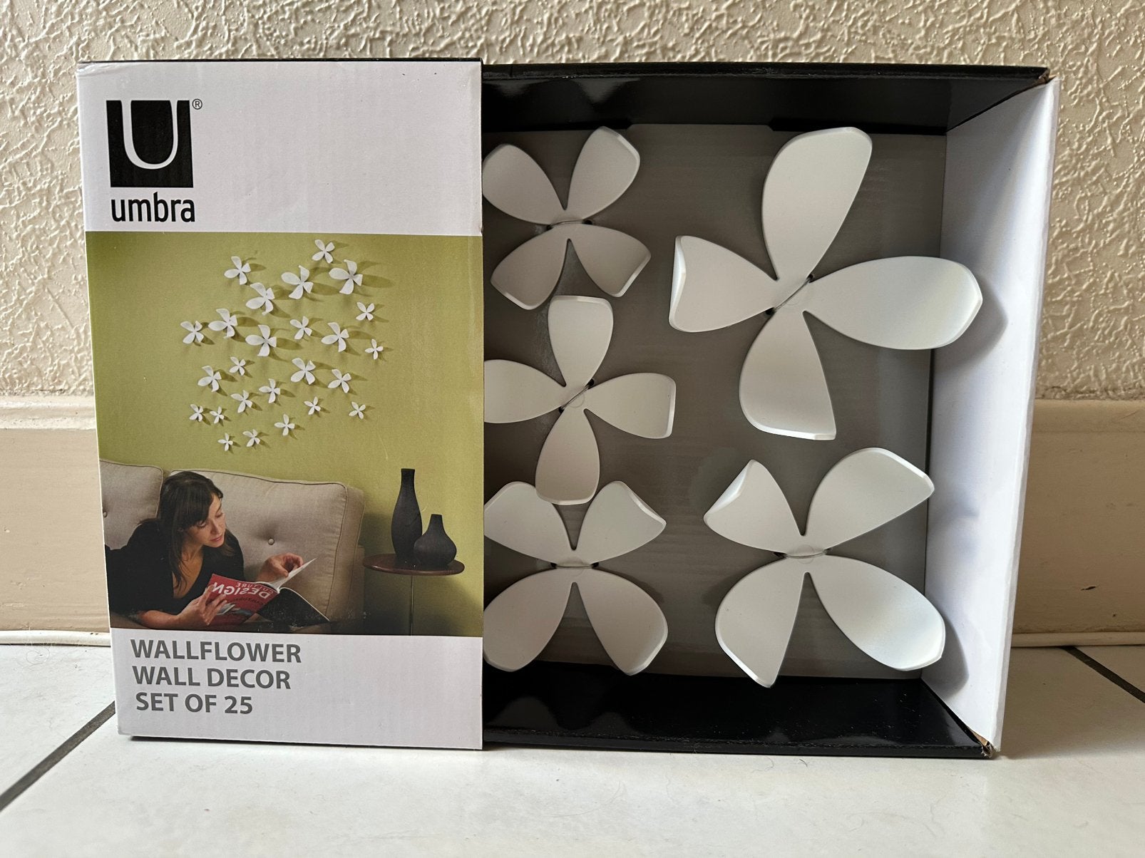 Umbra muurdecoratie, Huis en Inrichting, Ophalen, Nieuw, Wit