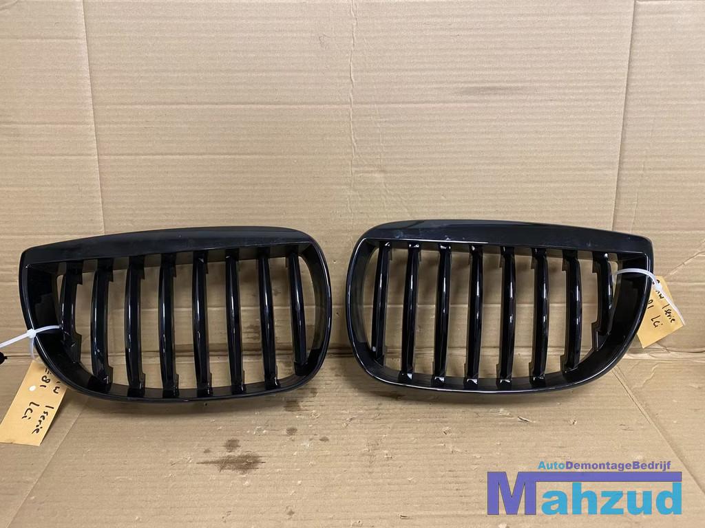 BMW 1 SERIE E81 E87 LCI Zwart grille nieren set 2007-2012, Auto-onderdelen, Petuelring 130
80788  Munich, DE, Gebruikt, Info@bmw.de