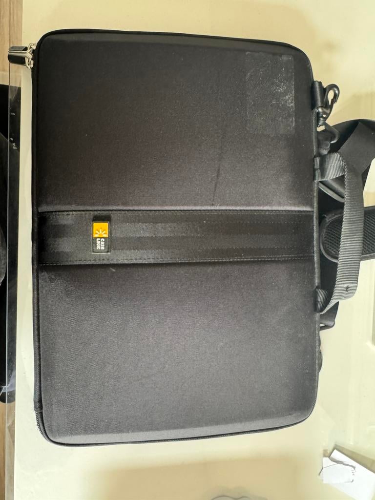 Case LOGITEC 16 pouces, Informatique & Logiciels, Sacoches d'ordinateur portable, Enlèvement ou Envoi, 16 pouces, Utilisé