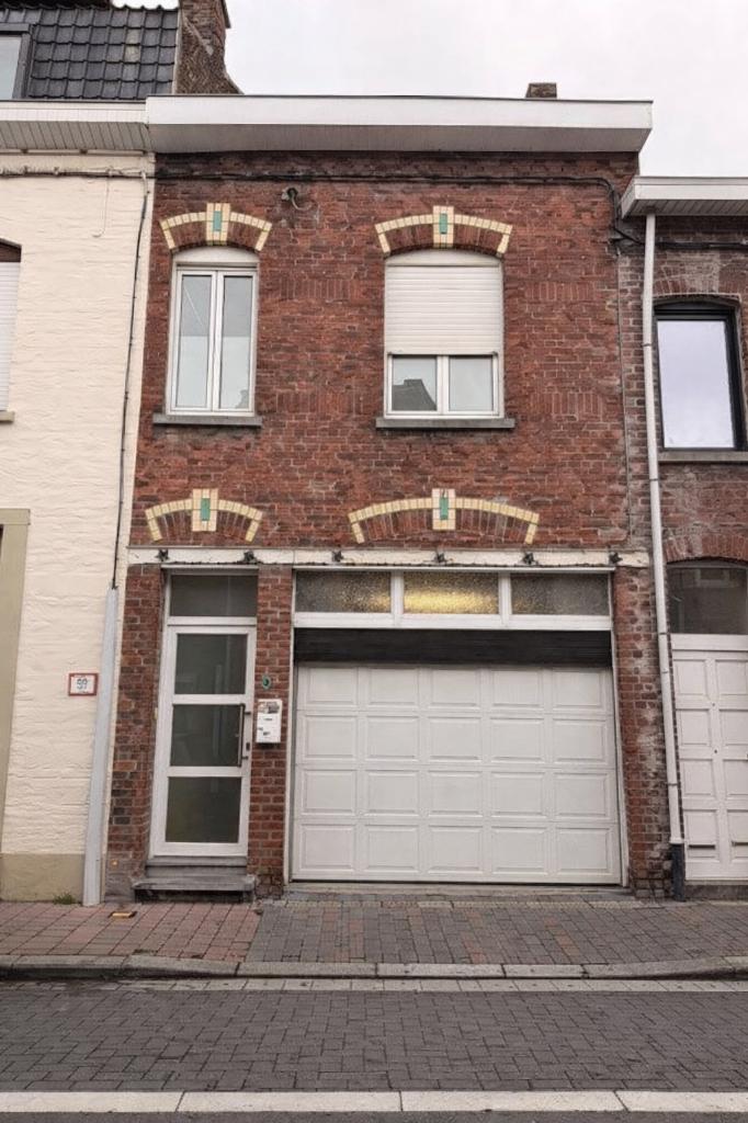 Maison rénovée avec jardin et garage — proche des commodités, Immo, 32361 kWh/an, Maison 2 façades, Mouscron, 200 à 500 m²