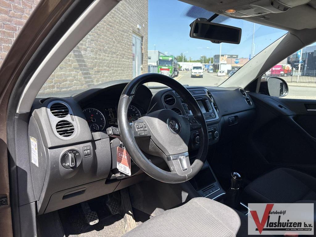 Volkswagen Tiguan 2.0 TDI Comfort&Design | Climate | Cruise, Auto's, Volkswagen, 139 g/km, Zwart, Bruin, Bedrijf