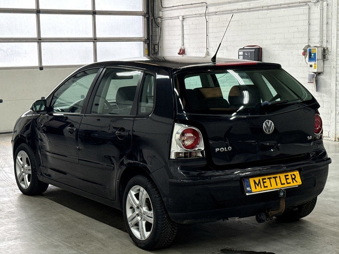 Volkswagen Polo 1.4-16V Optive | Airco | Trekhaak, Auto's, Voorwielaandrijving, Gebruikt, 4 cilinders, Zwart