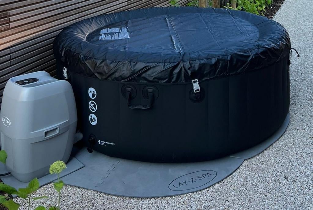 Jacuzzi Lay Z-Spa Miami 180 x 66 cm, Jardin & Terrasse, Bains à remous et Spas, Utilisé, Gonflable, Couverture, Tapis de sol, Filtre