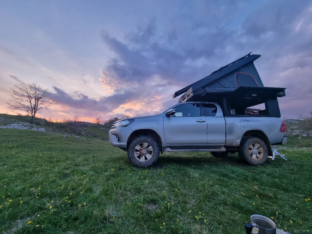 Toyota Hilux 2.4 camper Alucab 4x4, Buscamper of Camperbus, Tot en met 2, Particulier, Watertank (Schoon)
