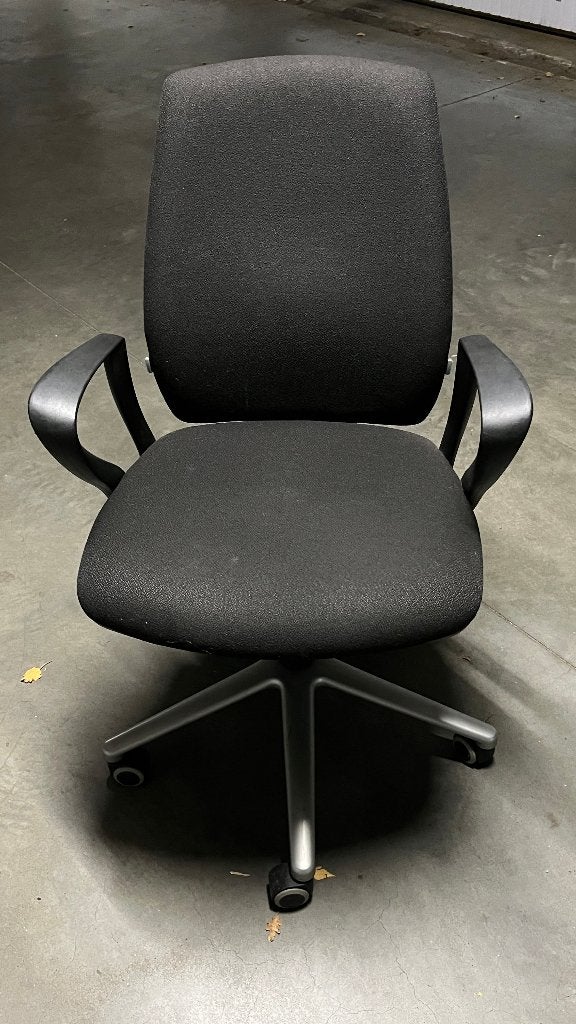 chaise de bureau noire avec accoudoirs, Maison & Meubles, Chaises de bureau, Enlèvement, Utilisé, Chaise de bureau, Ergonomique