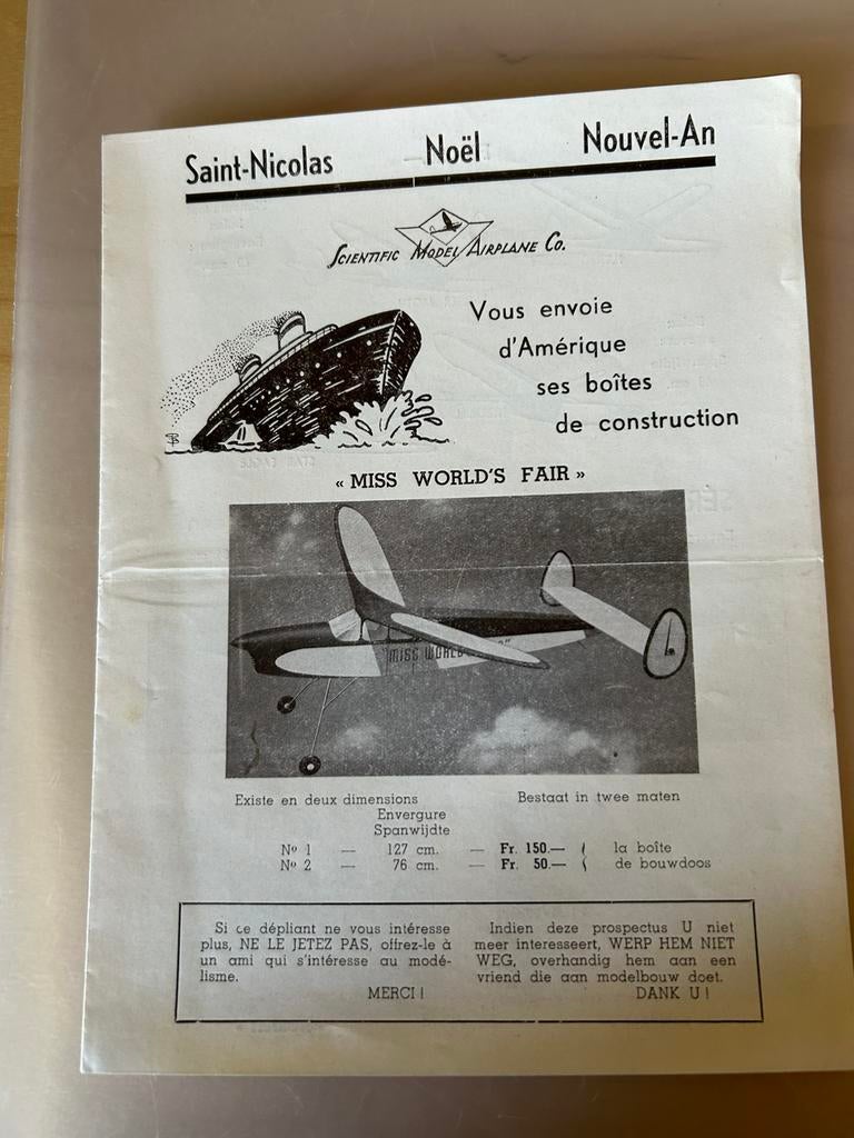 Vliegtuigen brochure 1, Ophalen of Verzenden, Gebruikt