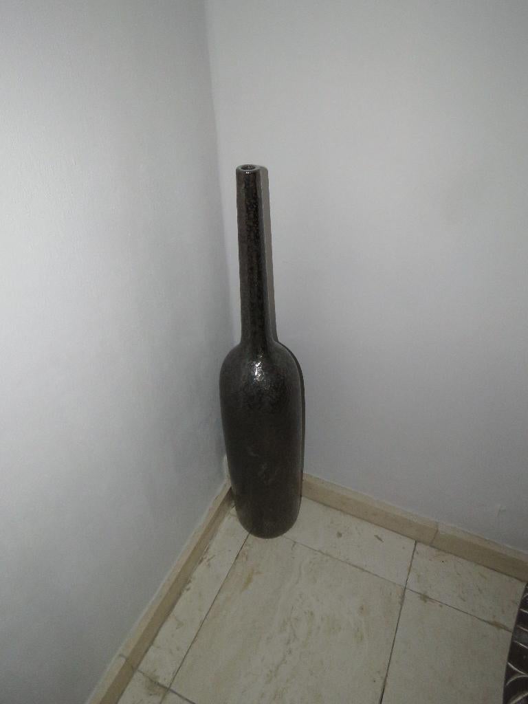 Vase vintage en pierre martelée 93 cm, Enlèvement