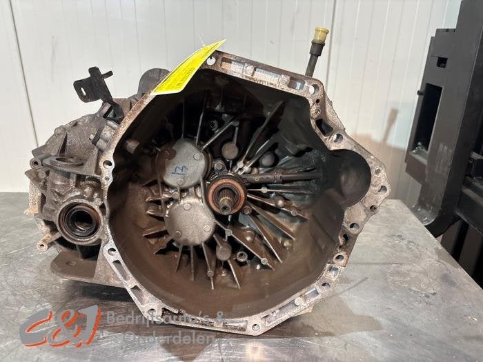 Boîte de vitesse d'un Opel Vivaro, Autos : Pièces & Accessoires, Transmission & Accessoires, Opel, Utilisé, 3 mois de garantie