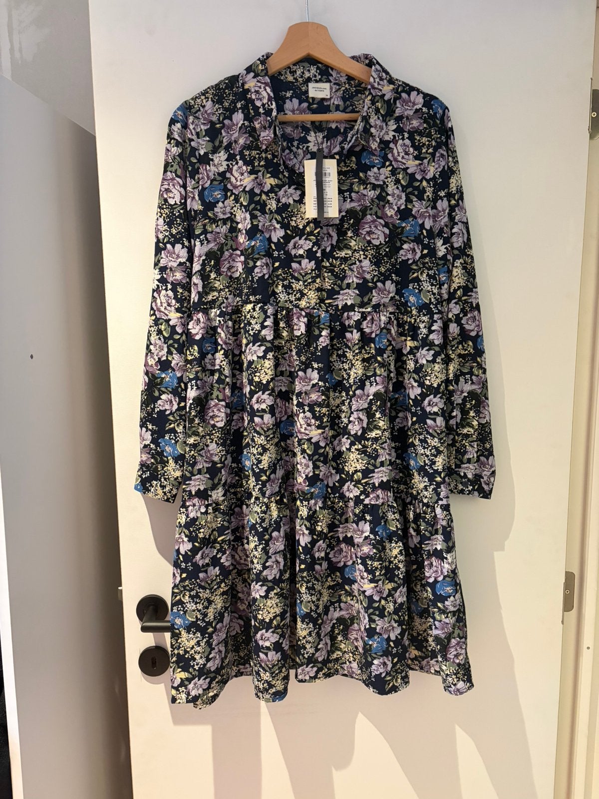 Jacqueline de Yong — robe fleurie — taille 38, Neuf, Taille 38/40 (M), Enlèvement ou Envoi, Multicolore