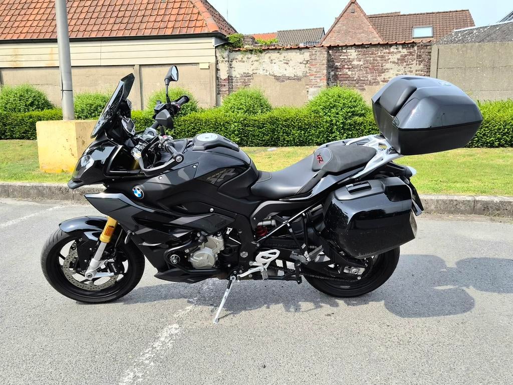 BMW S1000XR Triple Black 2019 – laatste Gen 1 – full option, 4 cilinders, Motorrijbewijs A, Handvatverwarming, Gebruikt