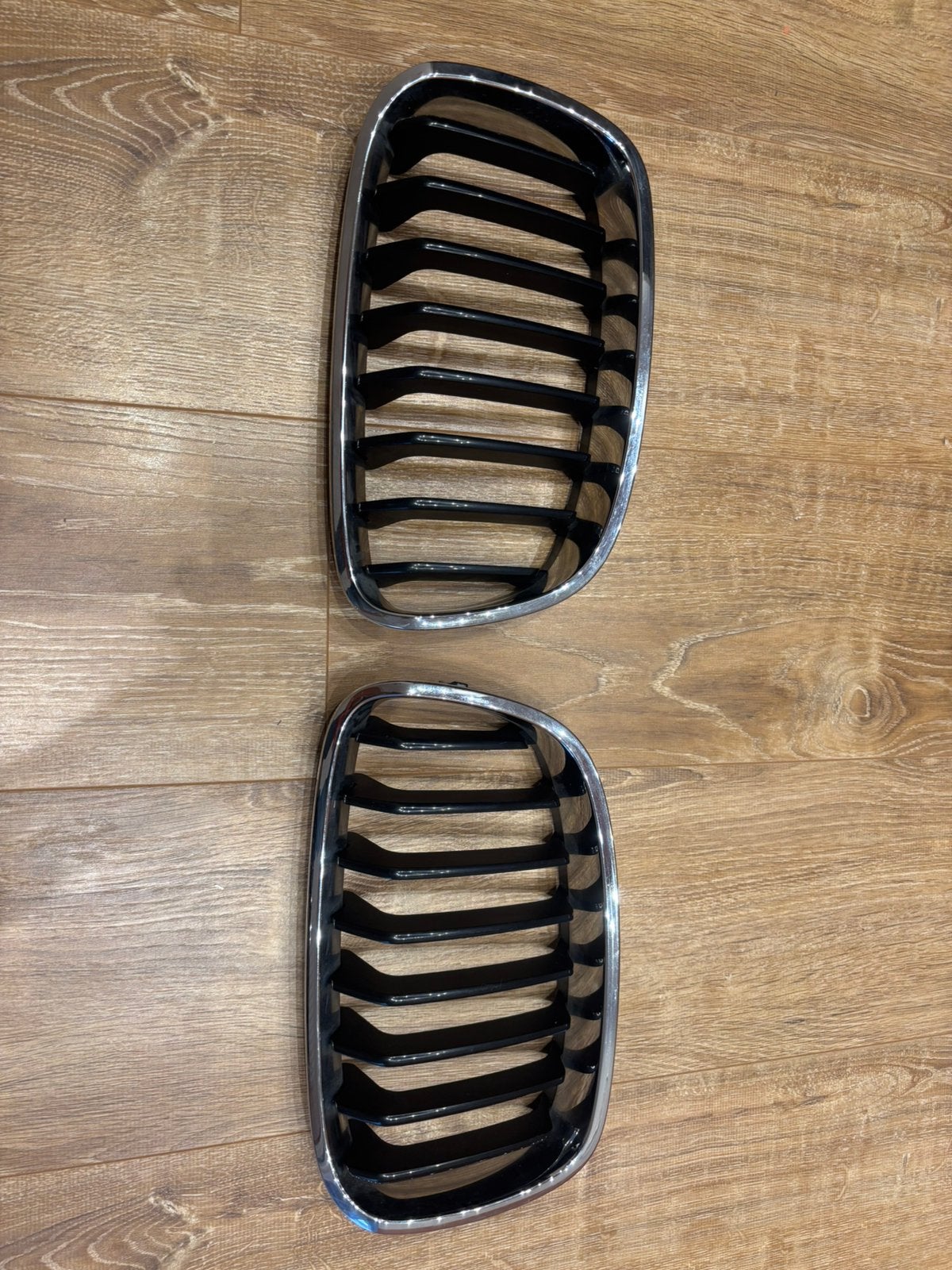 Chroom/zwarte nieren/grill 1 reeks F20, Ophalen