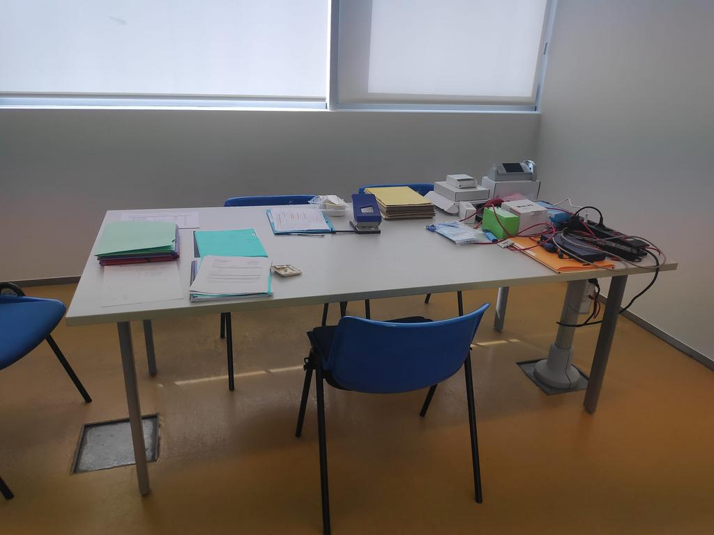 Table a vendre, Enlèvement ou Envoi, Comme neuf