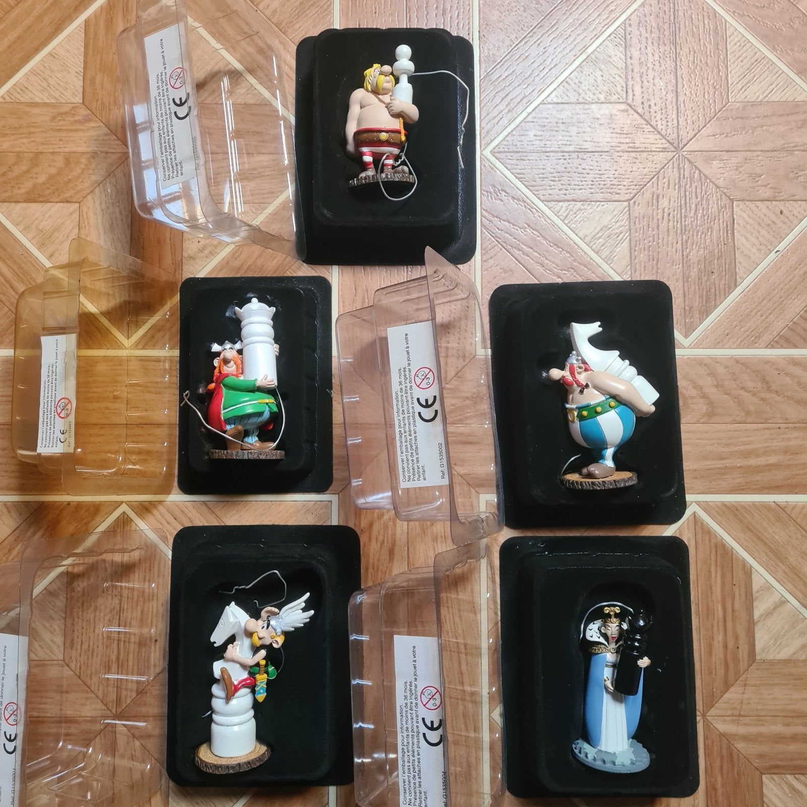 asterix figurines jeu d échecs, Enlèvement ou Envoi, Astérix et Obélix, Comme neuf, Statue ou Figurine