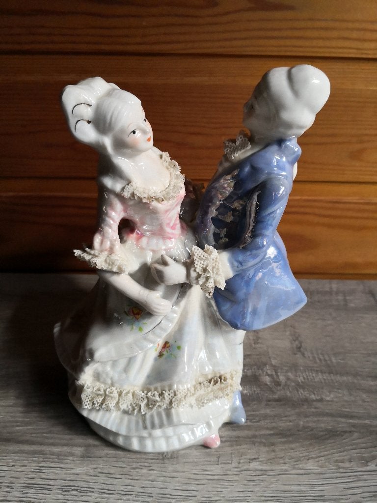 Gelijkaardig Lili en Marleen beeldje (zoals in intro), Collections, Enlèvement