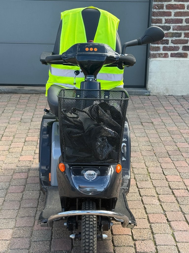 Elektronische buitenscooter, Diversen, Brommobielen en Scootmobielen, 16 t/m 25 km, Zo goed als nieuw, 16 km/u of meer, Ophalen