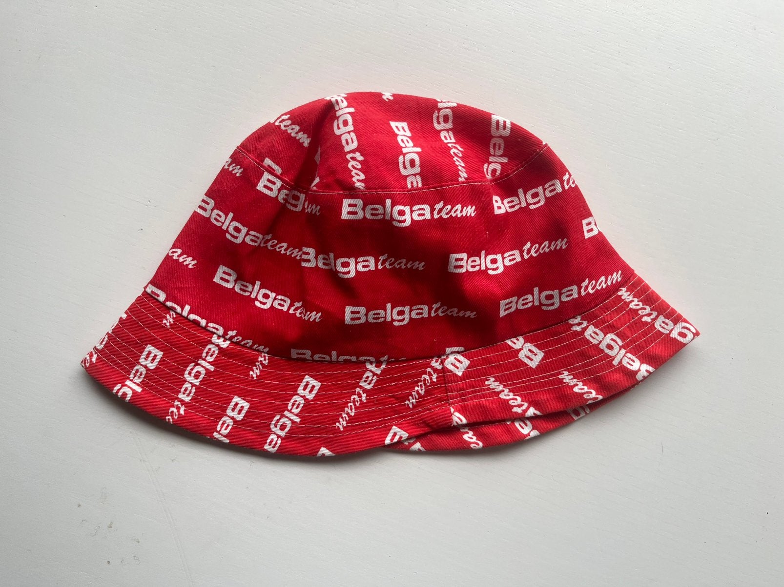 Chapeau bob Belga Team, Collections, Marques automobiles, Motos & Formules 1, Envoi, Comme neuf