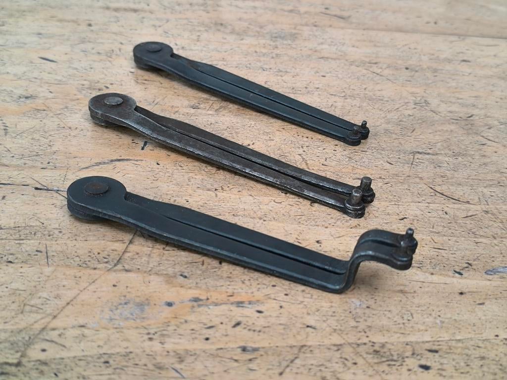 3 x clé à ergots réglable., Antiquités & Art, Antiquités | Outils & Instruments, Enlèvement