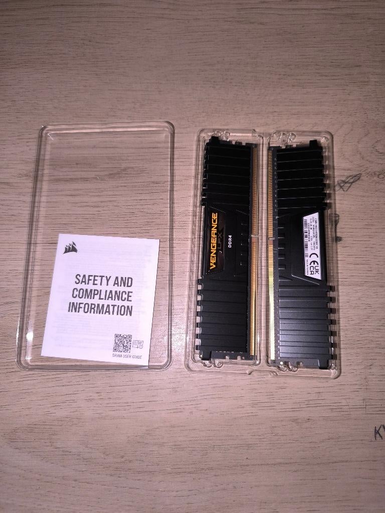 RAM 2x8 gb; 3200 mhz; Corsair Vengance (prijs bespreekbaar), Computers en Software, RAM geheugen, Zo goed als nieuw, Desktop, 16 GB