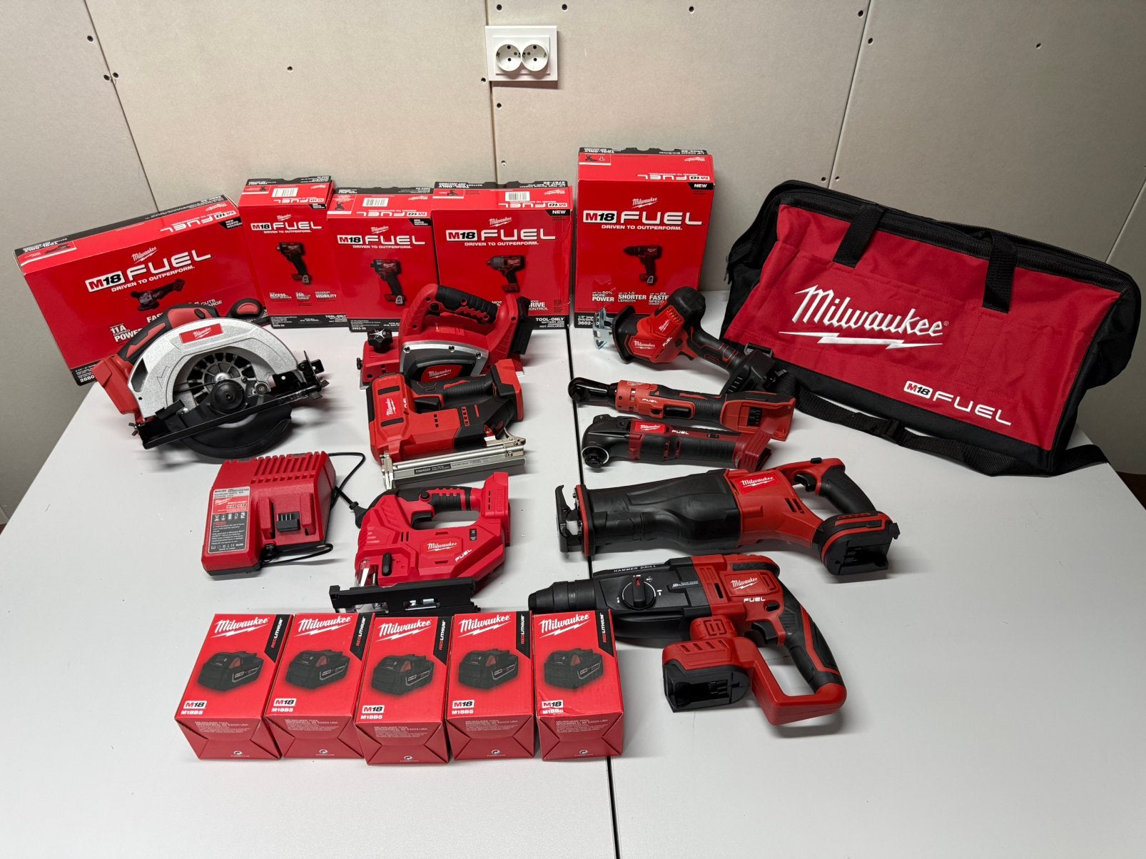 Milwaukee M18 FUEL Gereedschapspakket met Accu's en Oplader, Enlèvement, Neuf