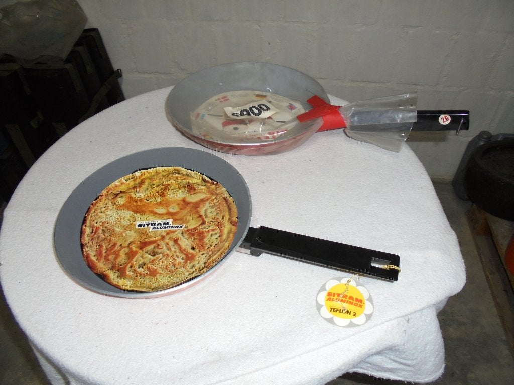 Vintage nieuwe bakpannen, Huis en Inrichting, Keuken | Potten en Pannen, Antiaanbaklaag, Braadpan, Ophalen of Verzenden, Overige merken