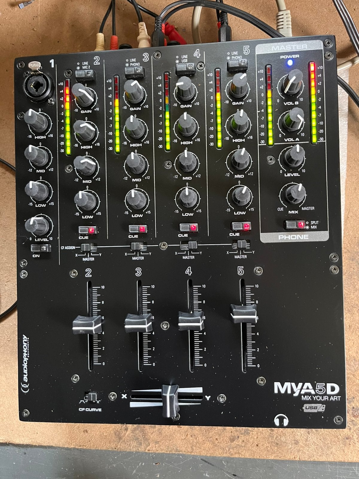 Console de mixage 5 canaux, Musique & Instruments, Tables de mixage, Comme neuf, 5 à 10 canaux, Entrée micro, Enlèvement ou Envoi