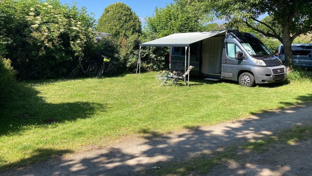 Camping-car Possl Bus, 6 à 7 mètres, Siège standard, Boîte manuelle, Roue de secours
