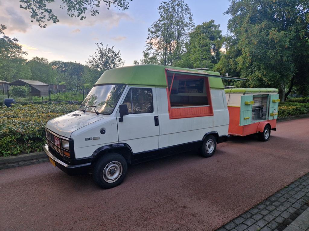 Nostalgische fiat ducato foodtruck met pizzaoven aanhanger, Auto's, Particulier, Te koop, Fiat, Benzine