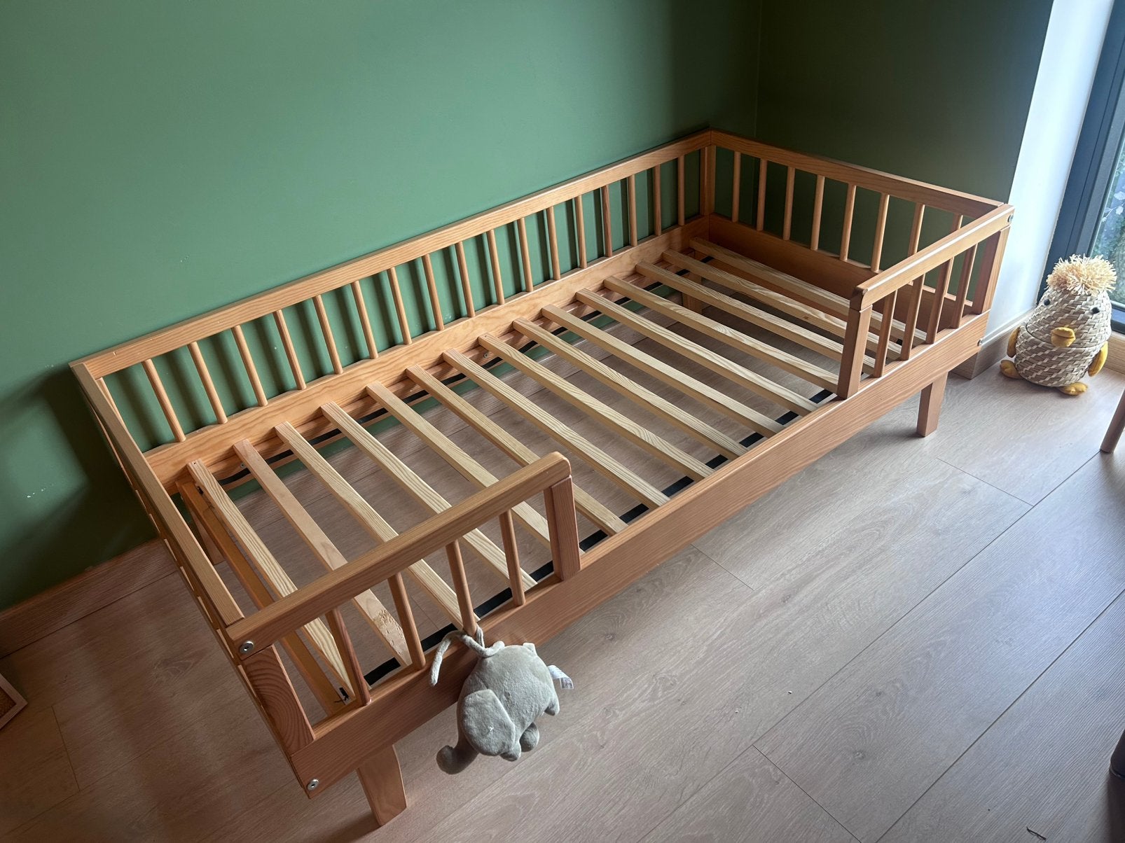 Lit pour tout-petit Novi Juliette 70x140 couleur : hêtre, Enfants & Bébés, Chambre d'enfant | Lits, Enlèvement, Comme neuf, Sommier à lattes